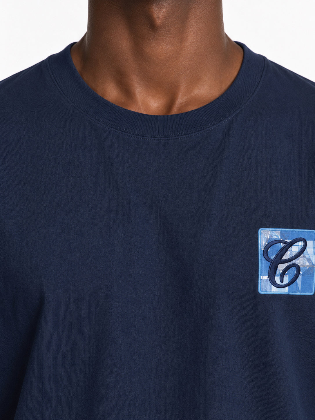 Box Logo t-shirt Navy — collar detail