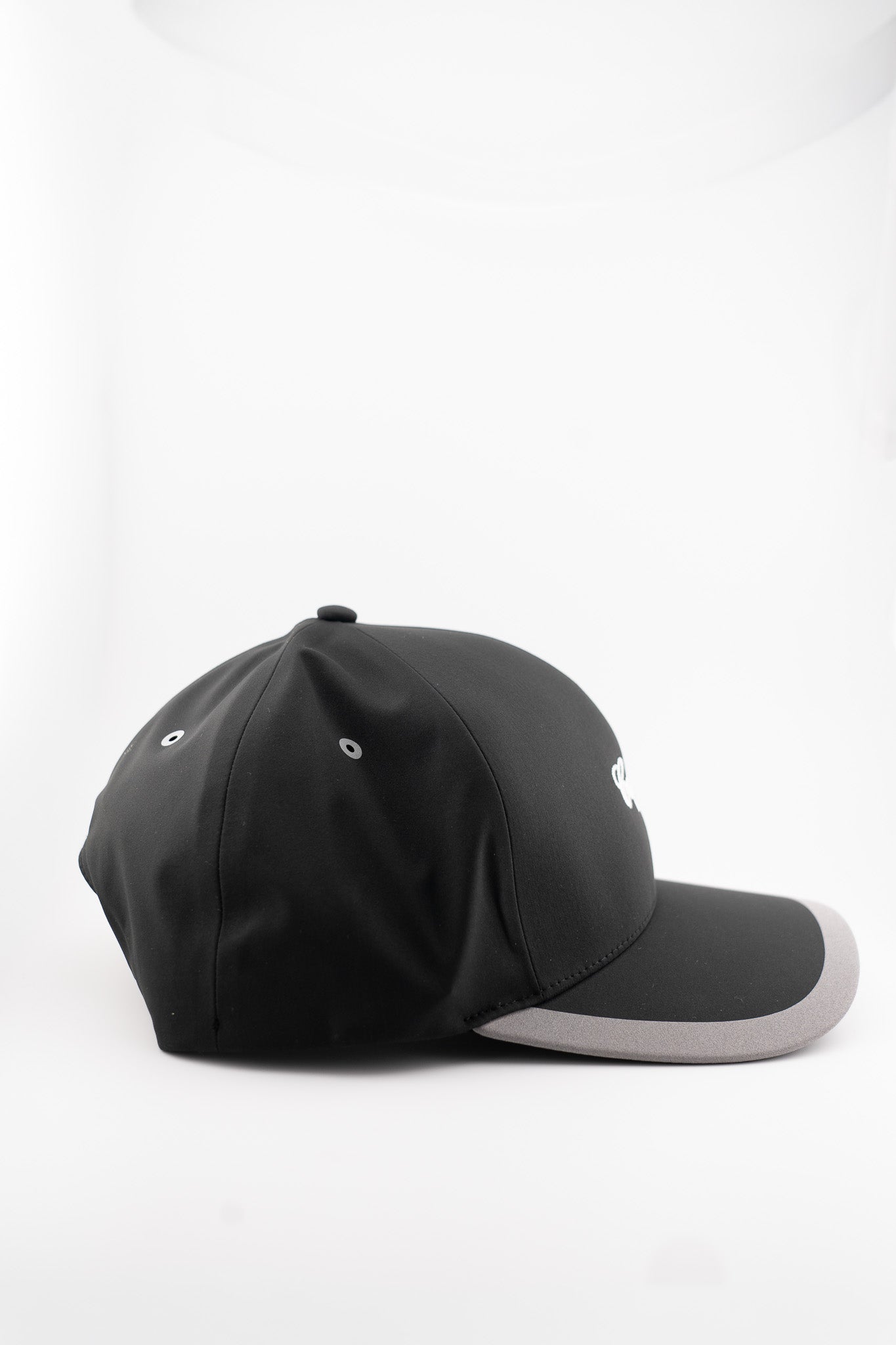 Luxury Capria Cap - Black/Grey